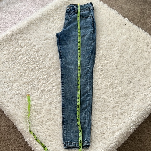 2/$25 SO High Rise Curvy Jeggings - Picture 8 of 11